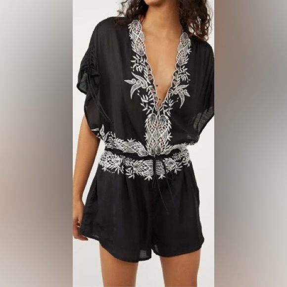 (NWT) Free People Weila floral embroidered shorts romper - Picture 2 of 9